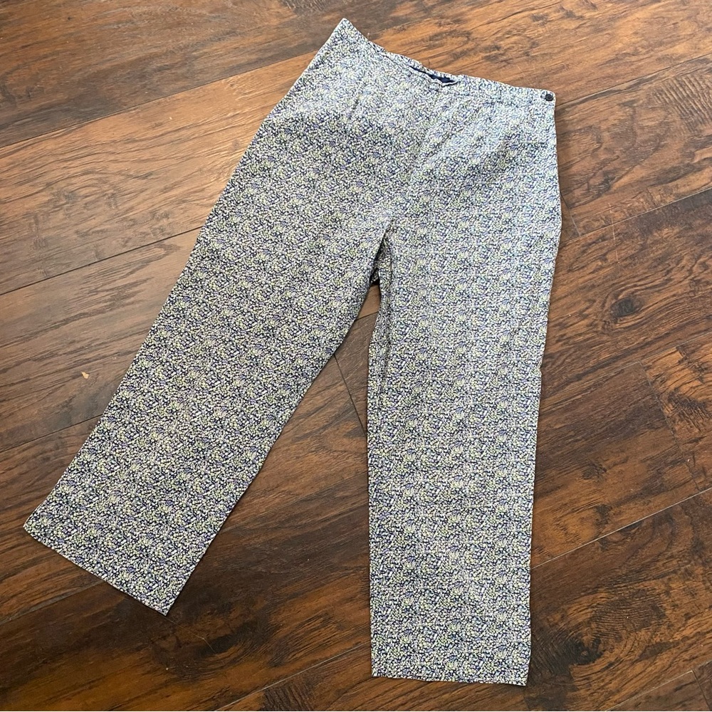 Dainty floral capris